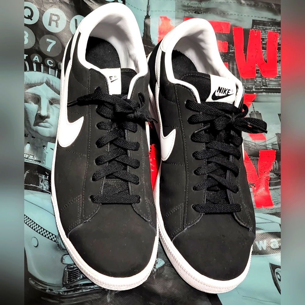 Nike Tennis Classic, Size 11.5, Black/White
